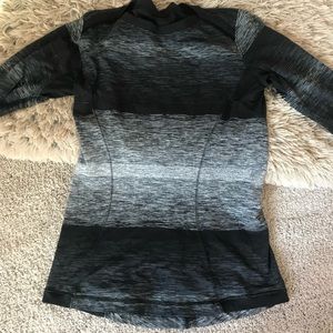 Lululemon size small long sleeve workout top